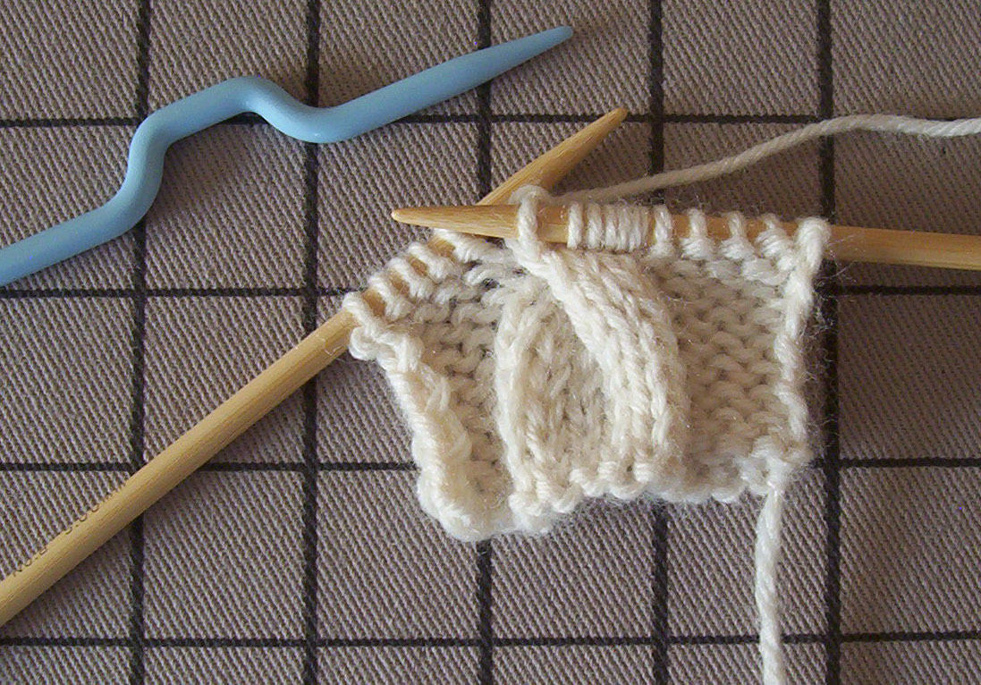 What Are Cable Knitting Needles? 