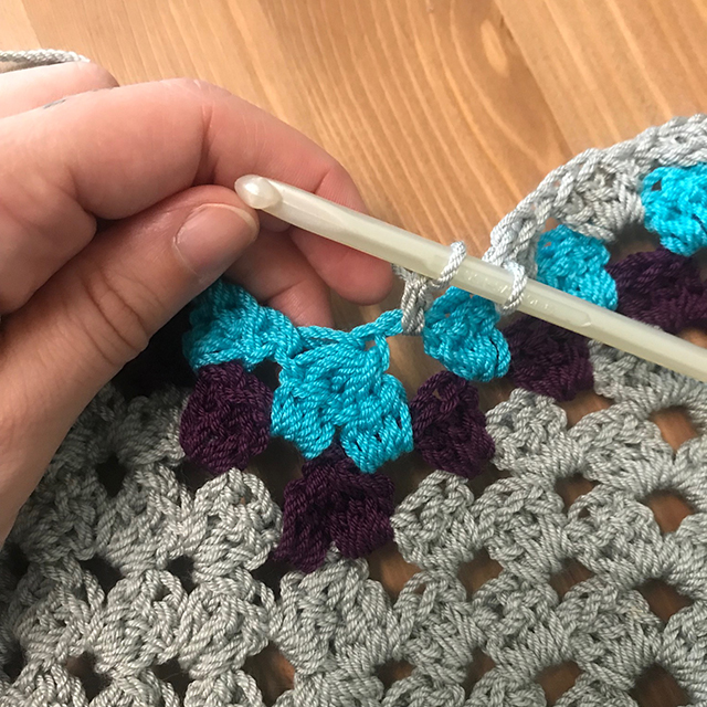 Granny Stitch Ripple Step 1