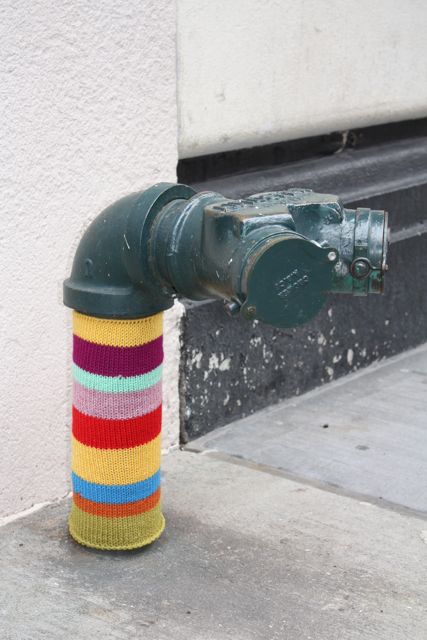 yarn in hydrant