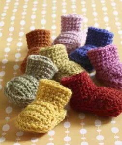 5 Easy Baby Booties to Crochet