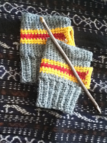Crochet Gryffindor Fingerless Gloves