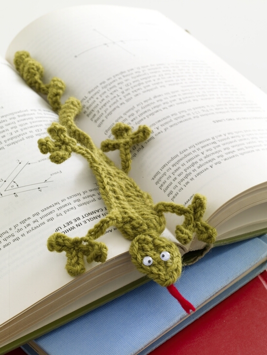 Crochet Gecko Bookmark in Vanna's Choice®