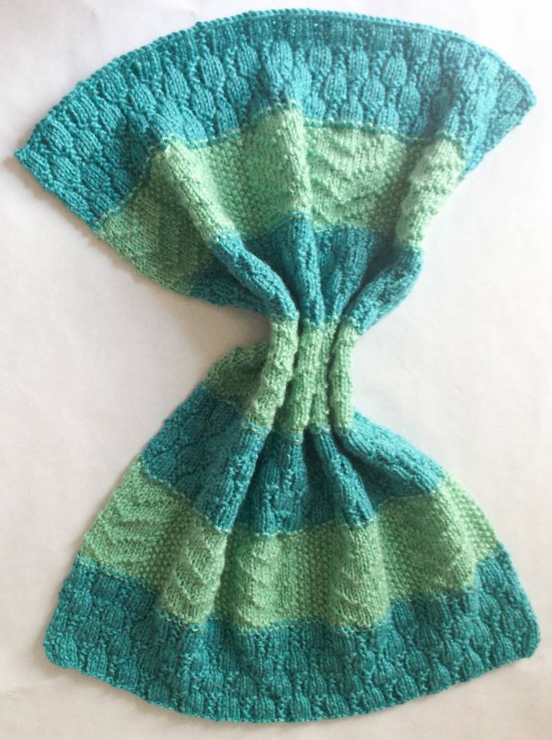 Baby Bird Blanket, free knitting pattern by Underground Crafter in Lion Brand Heartland