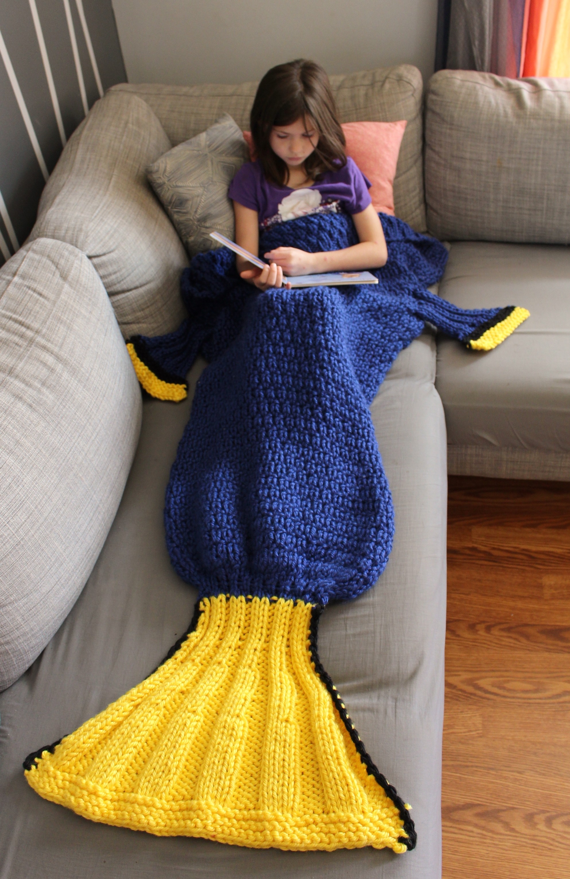 Blue Fish Blanket (Knit Kit)