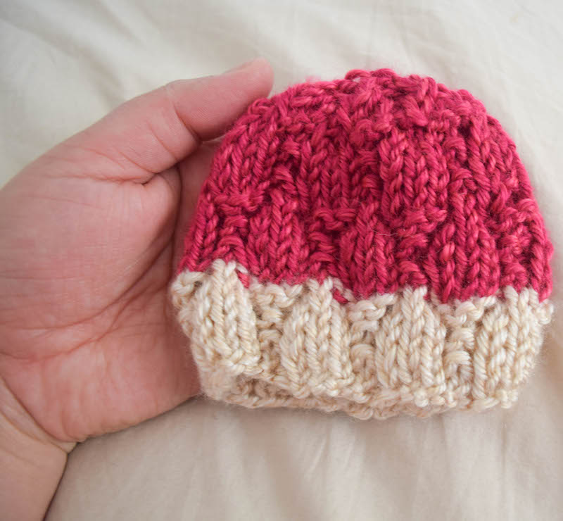 Hummingbird Hat, free knitting pattern in Lion Brand Heartland by Underground Crafter