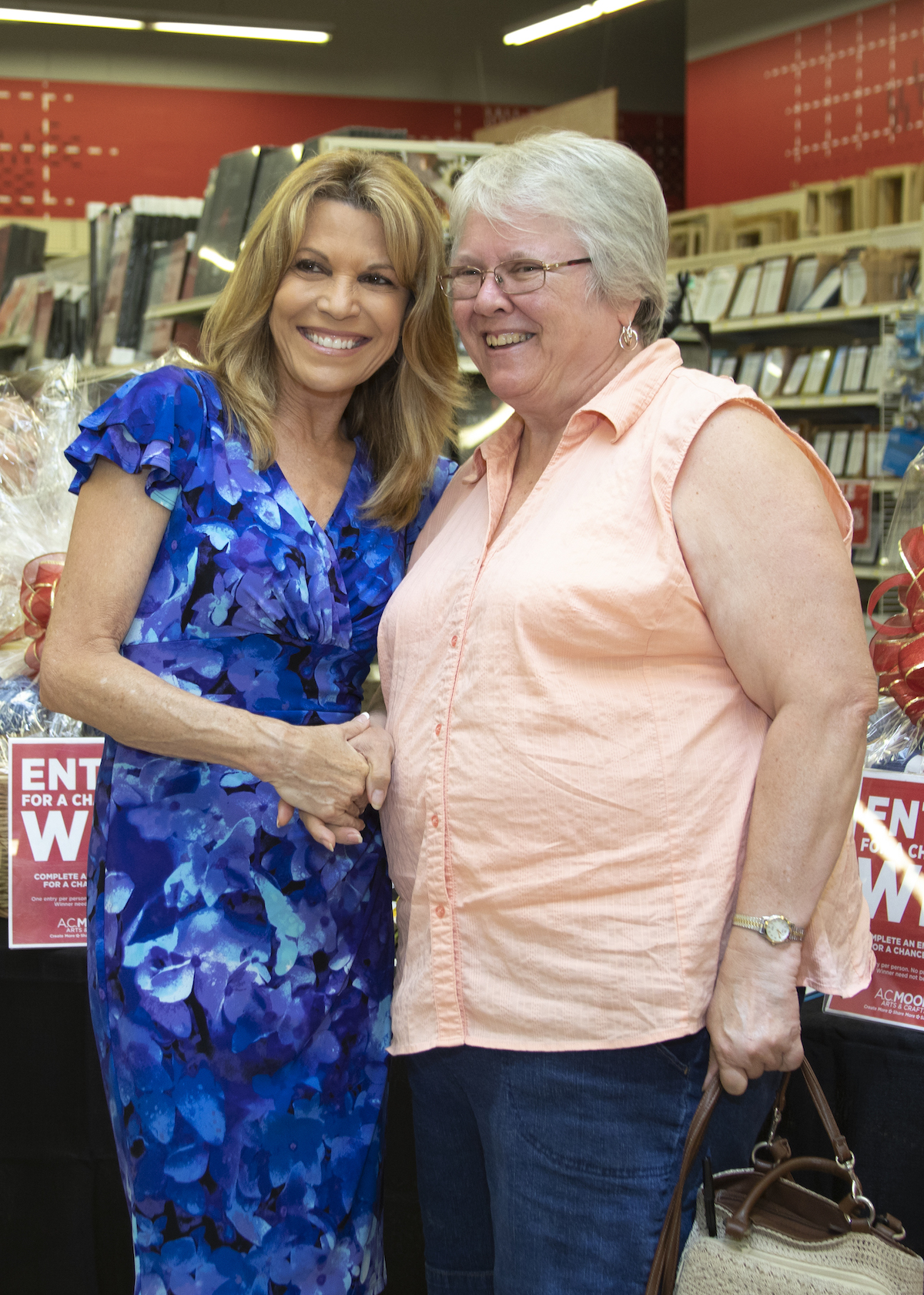 Vanna White and Fans