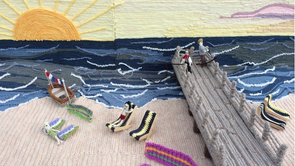 14 foot replica beach yarn