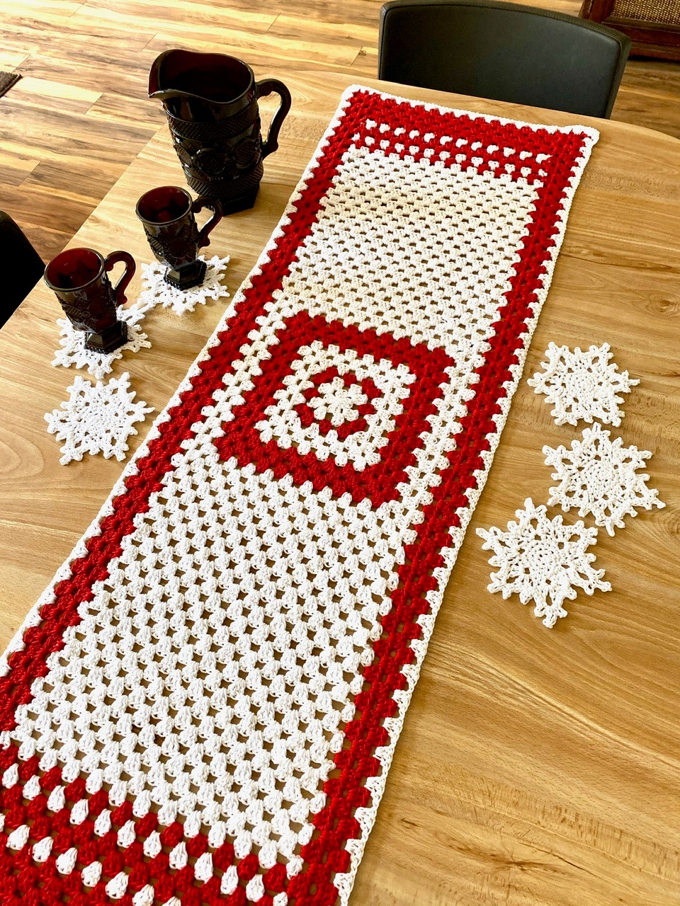 Holiday Table Runner & Snowflake Coaster Set